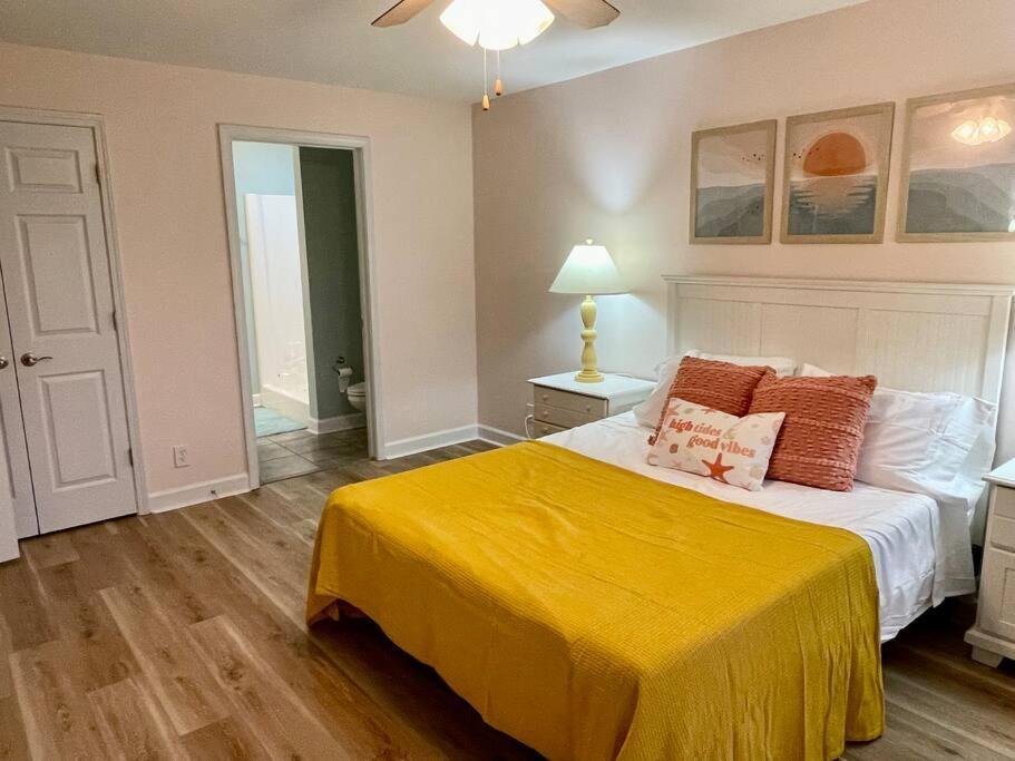 3 Bedroom Condo, Ocean Views & Short Walk To Beach! Oak Island Exterior photo